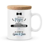 Spécificités techniques : mug personnalisé Céramique blanc avec le(s) prénom(s) de votre choix avec couvercle en liège : Finition brillante. Haute qualité d’impression Couleurs brillantes. Dimensions avec couvercle : hauteur : 105 mm, diamètre : 80mm. Ce mug personnalisé est livré avec son couvercle en liège qui permettra à votre boisson de rester bien au chaud. Vous pouvez également utiliser le couvercle comme sous tasse ce qui évitera les traces disgracieuses sur votre table préférée…