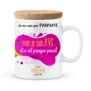 Cadeau AVS. Mug personnalisé AVS presque parfaite avec prénoms